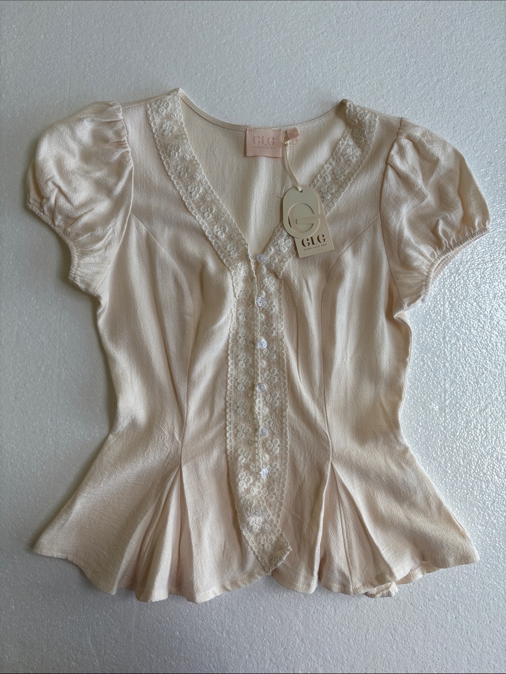 NWT Ladies Good Luck Gem Cream Lace-Trim Puff Sleeve Peplum Blouse Size XS